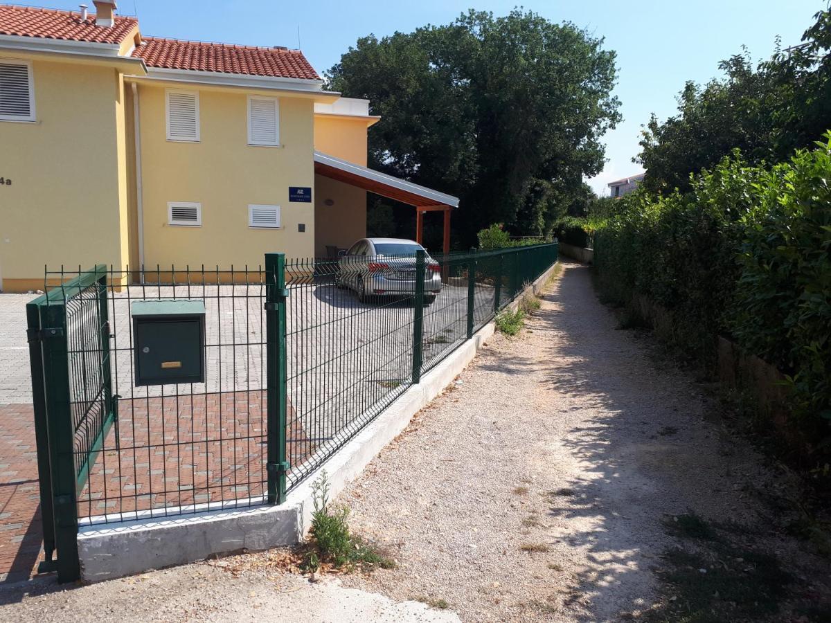 Apartment Betty Malinska Exteriér fotografie